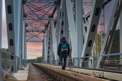 Gratis stockfoto met achteraanzicht, backpack, bouw