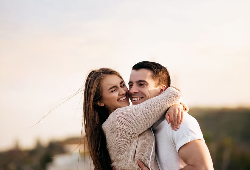 Online dating: starting a conversation on a niche platform