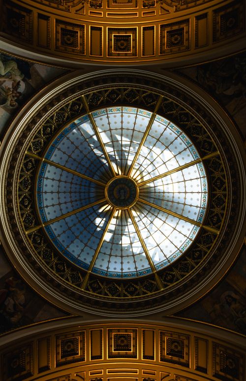 Free Intricate renaissance-style dome interior in a Prague museum, showcasing artistic architecture. Stock Photo
