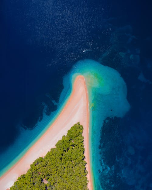 Ujęcie Drona Plaży Zlatni Rat W Chorwacji