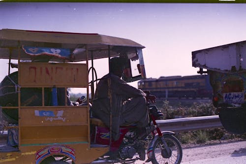 Бесплатное стоковое фото с городской, езда, индус