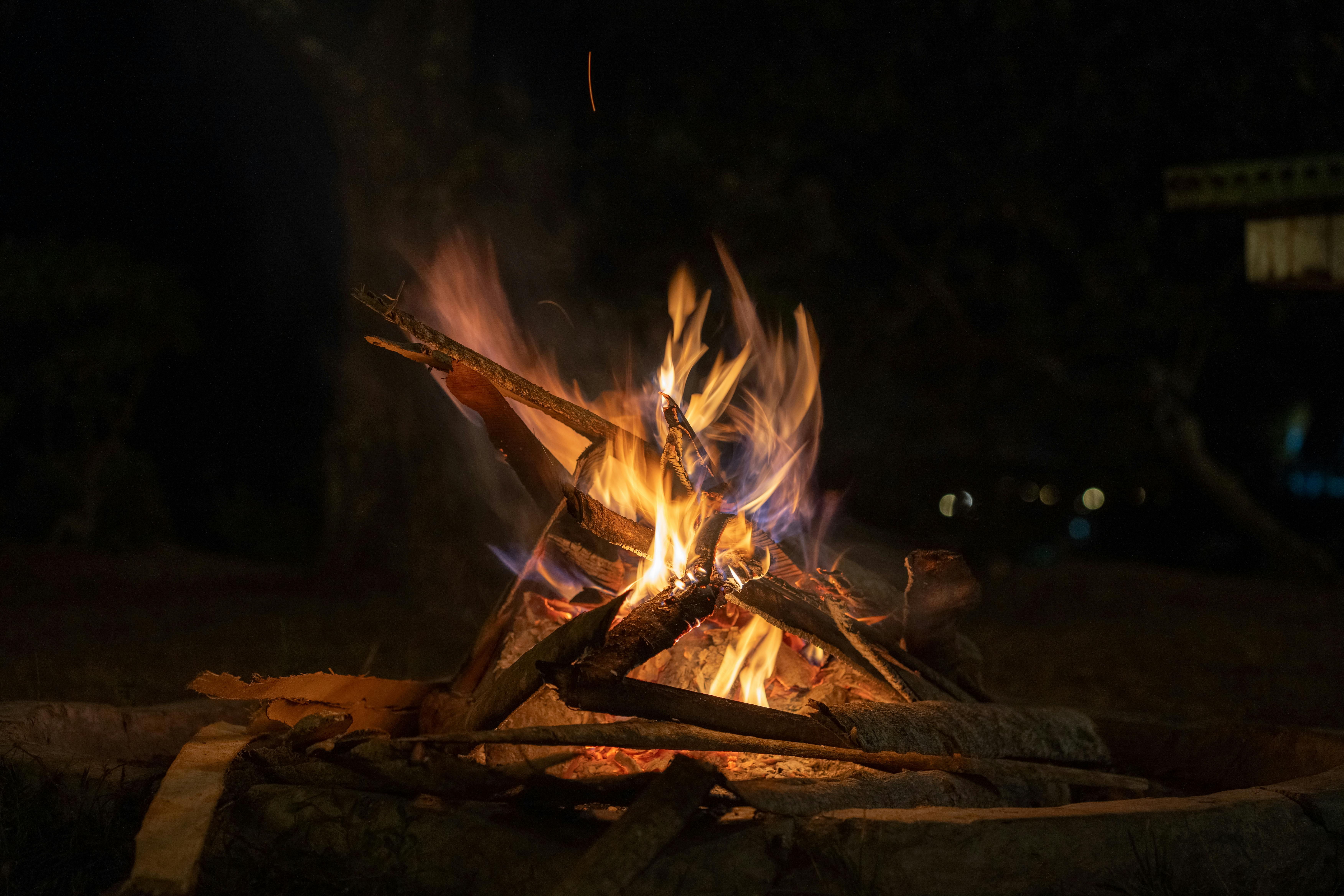 Camp Fire · Free Stock Photo