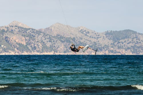 Fotobanka s bezplatnými fotkami na tému breh, dobrodružstvo, kitesurfer