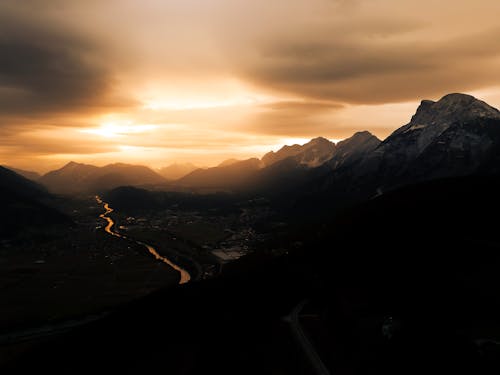 不気味, 夜明け, 山岳の無料の写真素材