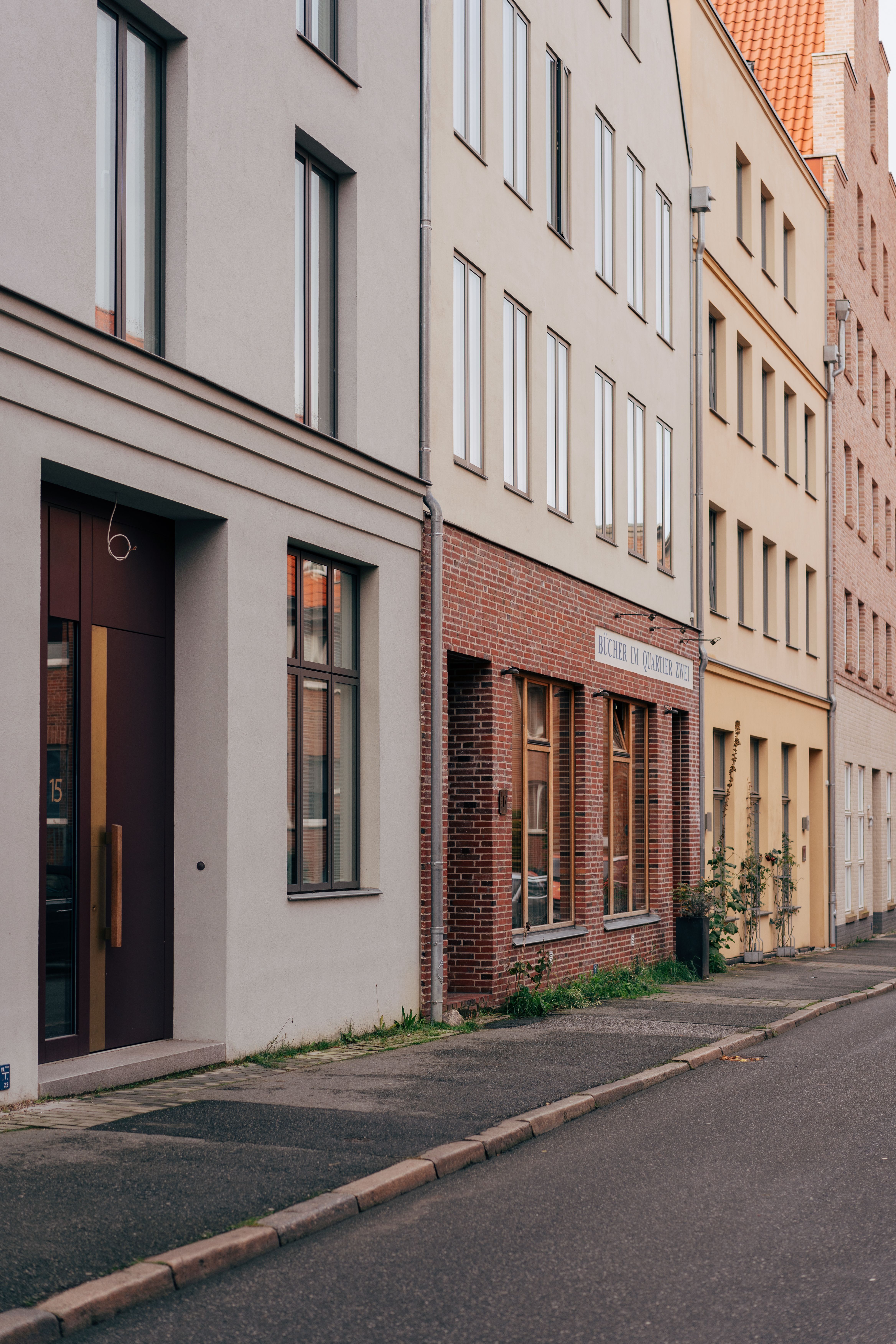Facade of Buildings in the Old Town · Free Stock Photo