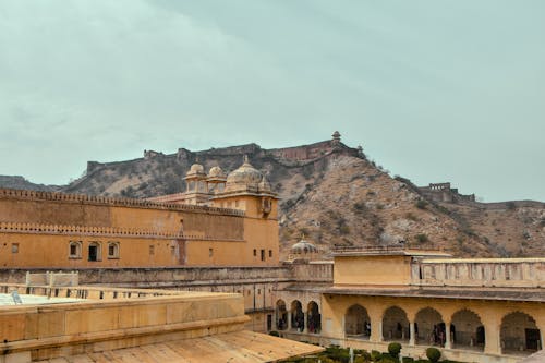 Gratis arkivbilde med amer fort, ås, bygninger