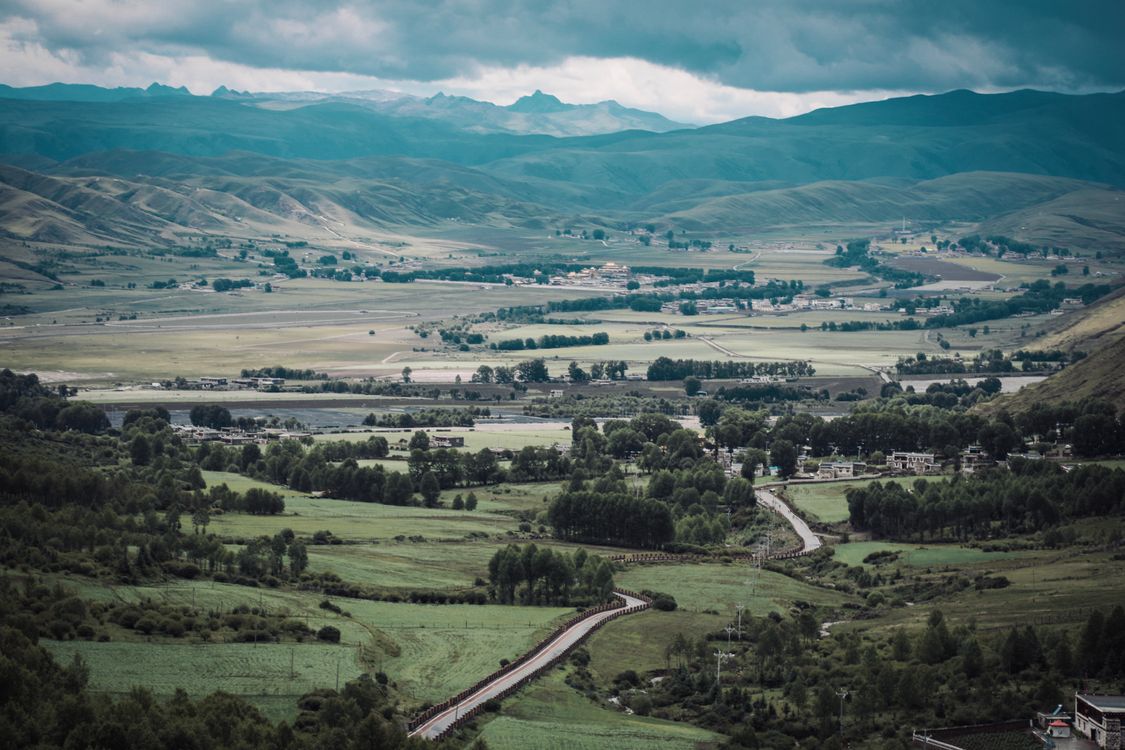 Remote Rural Valley Rural Landscape with Mountain Valley · Free Stock Photo