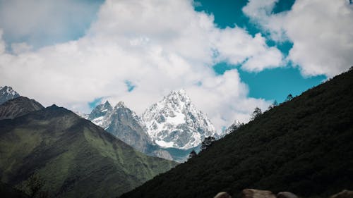 dağ silsilesi, dağlar, karla kaplı içeren Ücretsiz stok fotoğraf