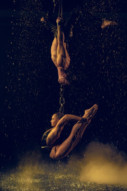Foto stok gratis akrobat, bertelanjang dada, kaum wanita