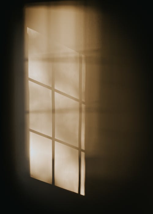 Безкоштовне стокове фото на тему «вертикальні постріл, віконної рами, легкий»