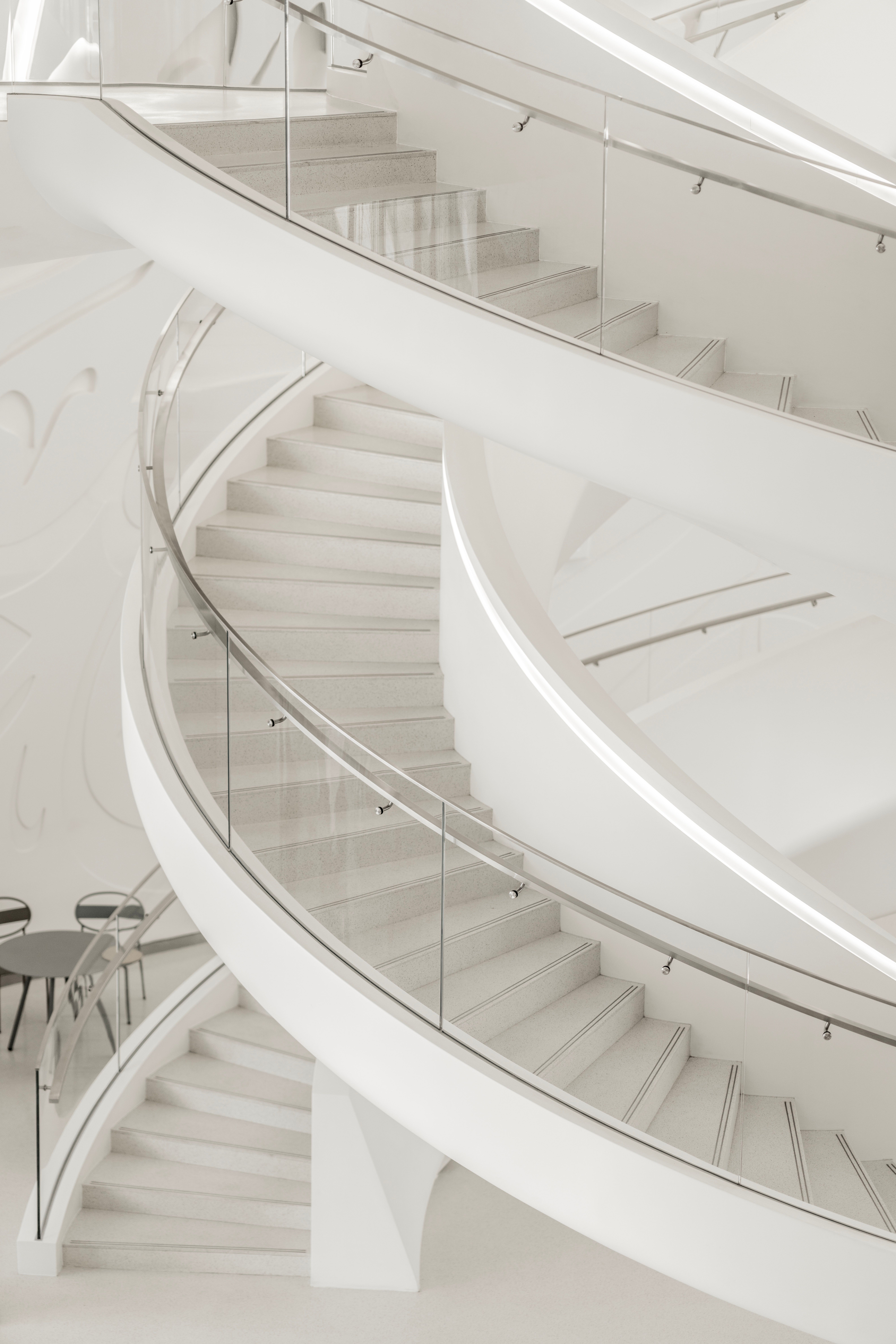 Modern white staircase with illumination · Free Stock Photo