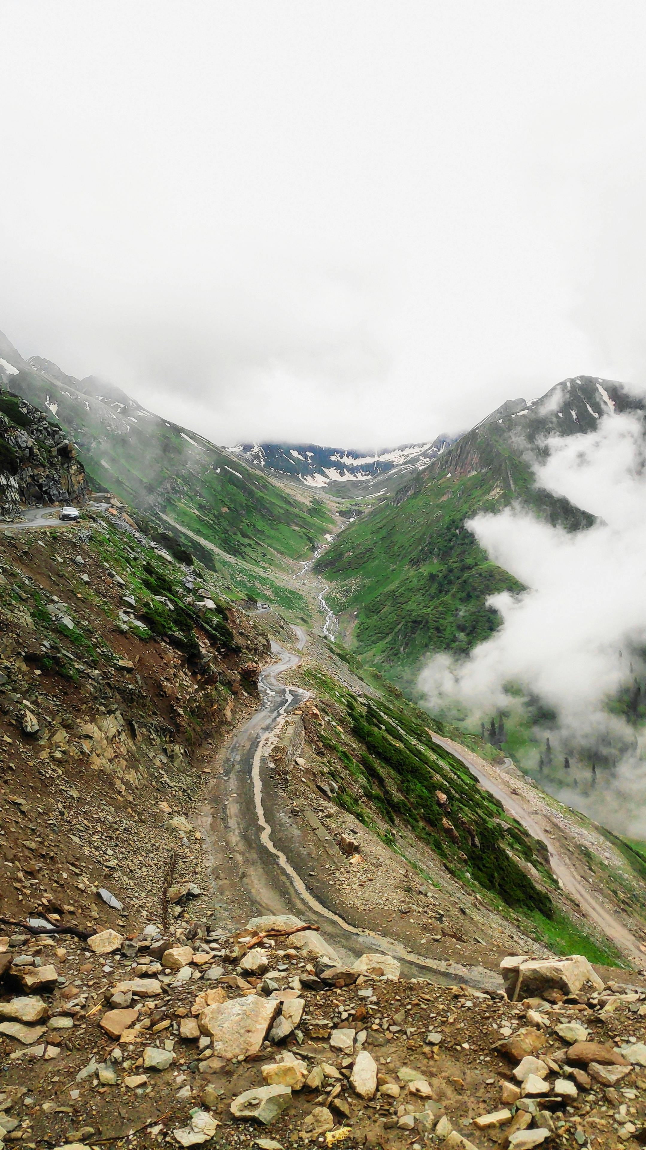 Beautiful Roads In Kashmir, Fog moutains , margan top kashmir · Free ...