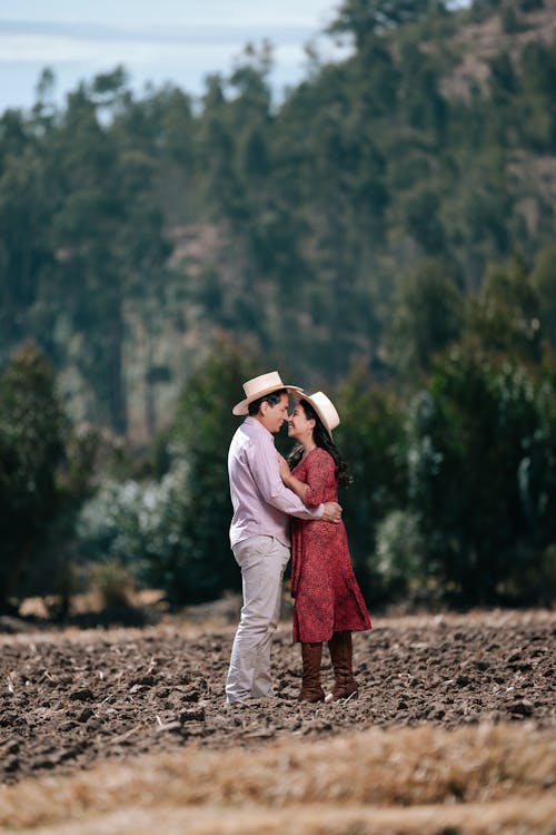 Fotos de stock gratuitas de camisa, de pie, fotografía de moda