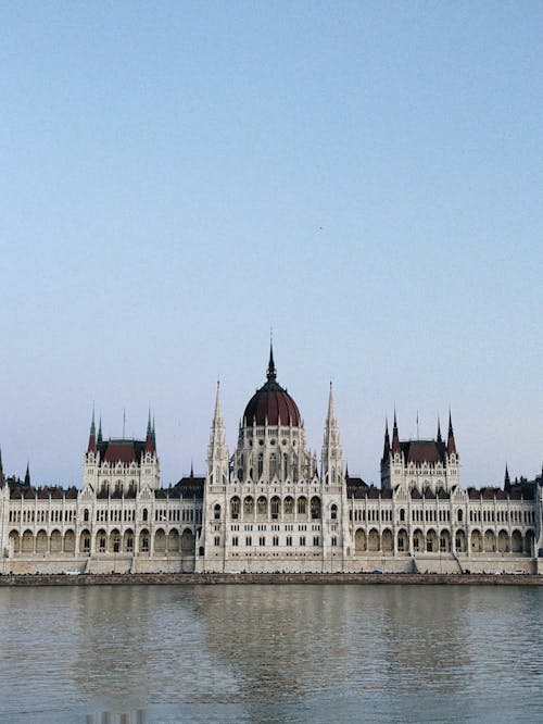 Gratis lagerfoto af Budapest, havnefront, lodret skud