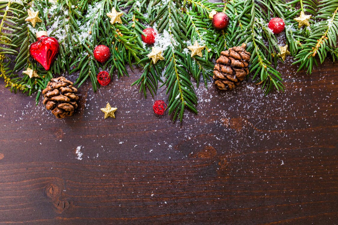 Brown Pine Cone Decor