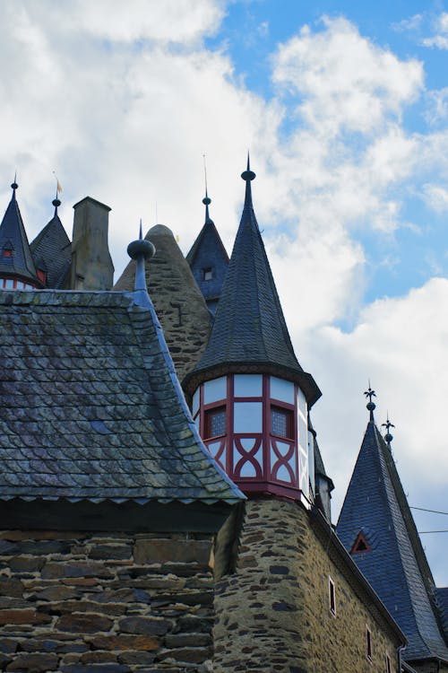 Fotobanka s bezplatnými fotkami na tému budova, eltz hrad, exteriér budovy