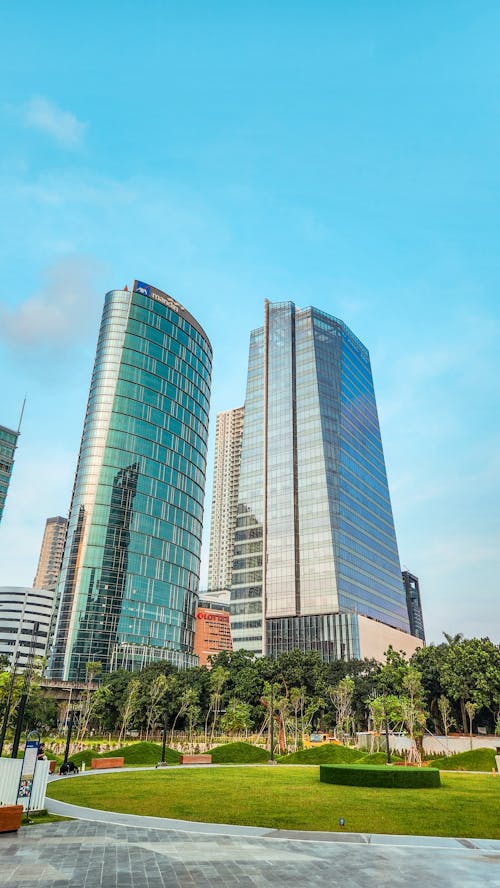 Gratis stockfoto met architectuur. stad, commerciële gebouwen, gebouwen