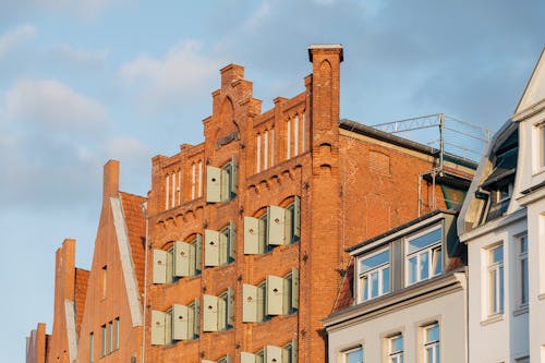 Kostenloses Stock Foto zu altstadt, blauer himmel, cidades antigas
