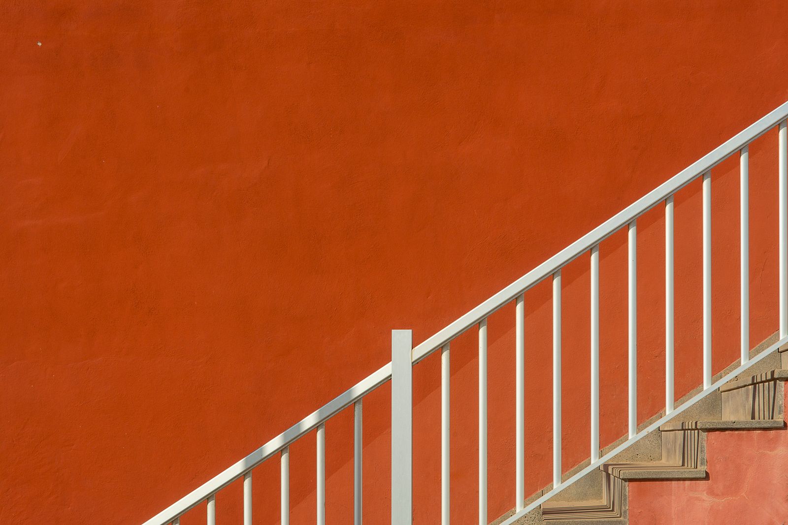 White Shell Color On Stairs Railing A close up of a white stair railing · Free Stock Photo