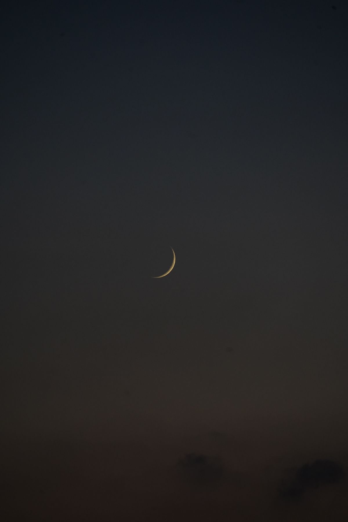 夜空の三日月