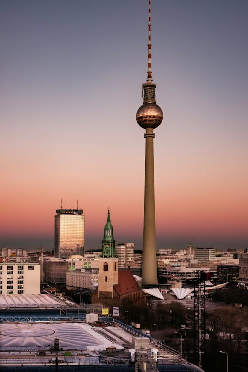 Бесплатное стоковое фото с broadcast tower, Берлин, вертикальный выстрел