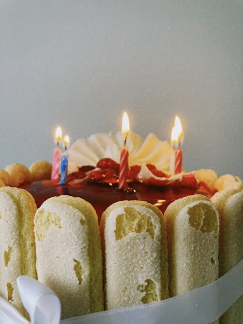 Foto profissional grátis de agradável, ardente, bolo de aniversário