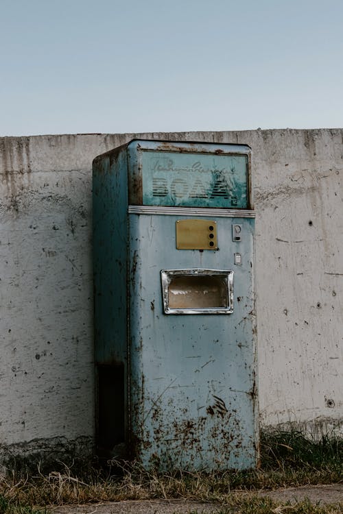 Kostenloses Stock Foto zu beschädigt, box, mauer