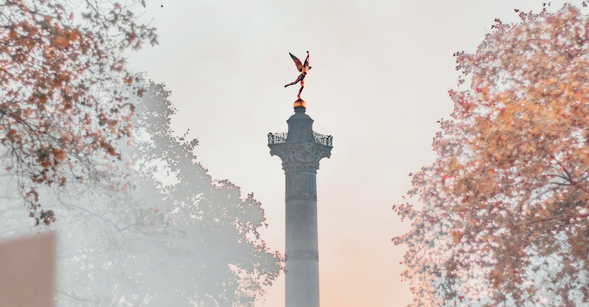 馬克龍任命國防部長勒科爾努為新總理 法國政壇大洗牌