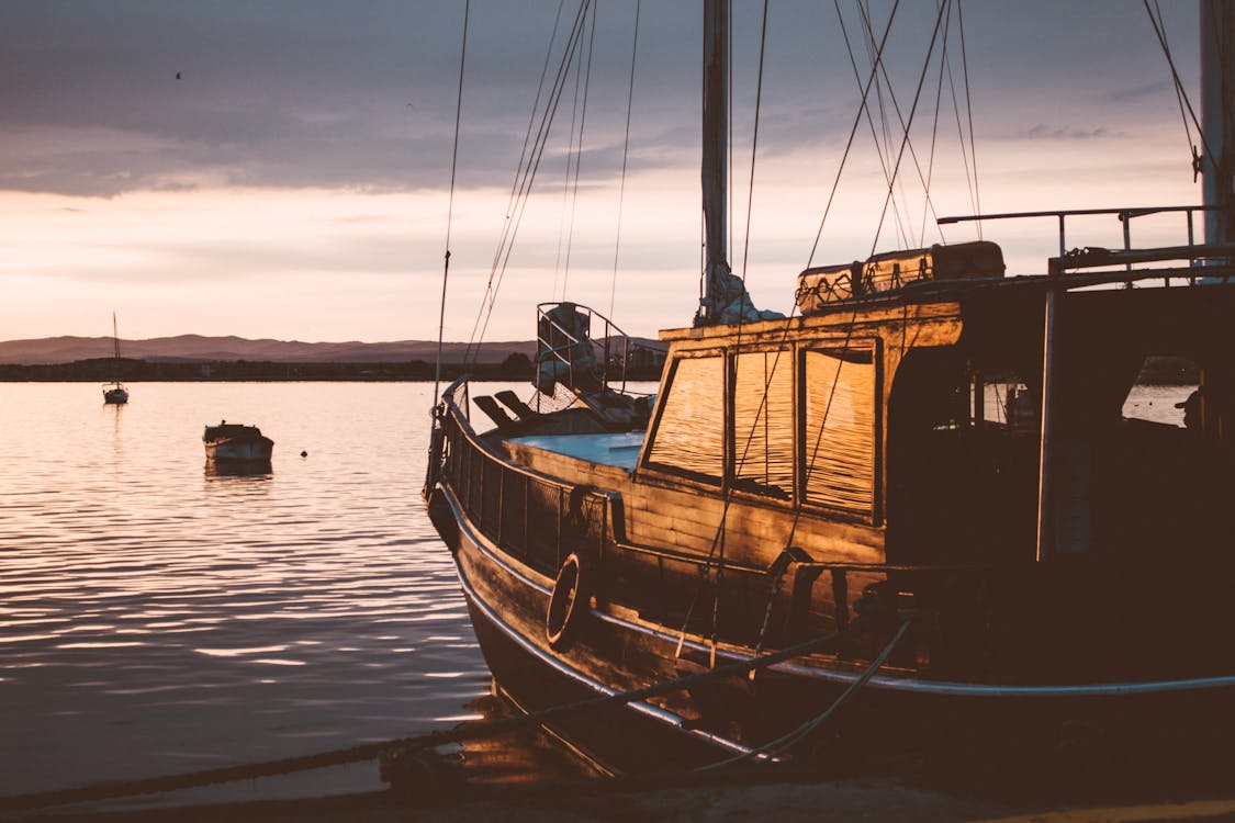 Δωρεάν στοκ φωτογραφιών με αλιευτικό σκάφος, αποβάθρα, βάρκα Φωτογραφία από στοκ φωτογραφιών