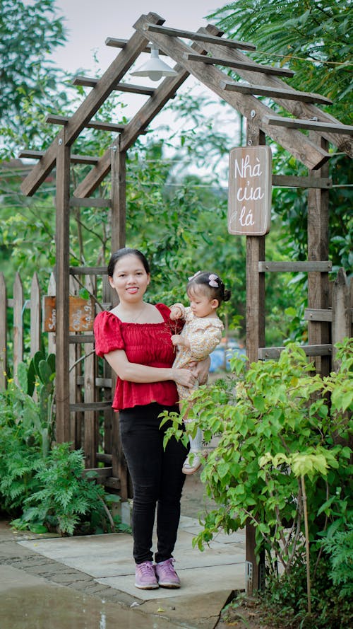 Kostnadsfri bild av asiatisk kvinna, asiatisk tjej, bebis