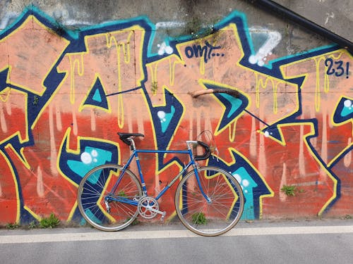 Fotos de stock gratuitas de bici, bicicleta, exterior del edificio