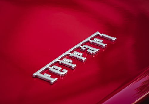 Foto profissional grátis de capuz, carro vermelho, design