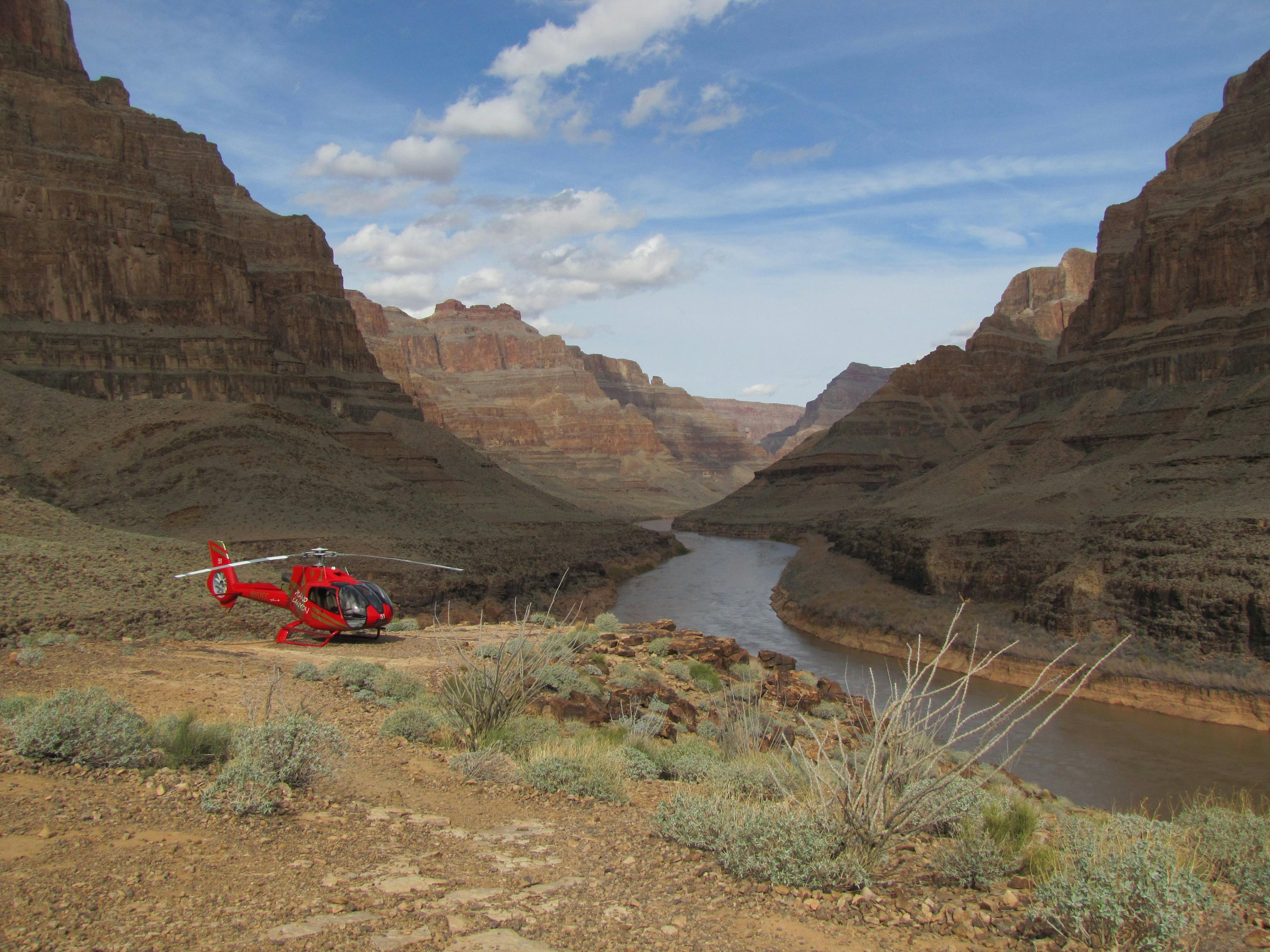 Las Vegas–Grand Canyon helikopteres túra: élmények, árak – Grand Canyon helicopter tour aerial view