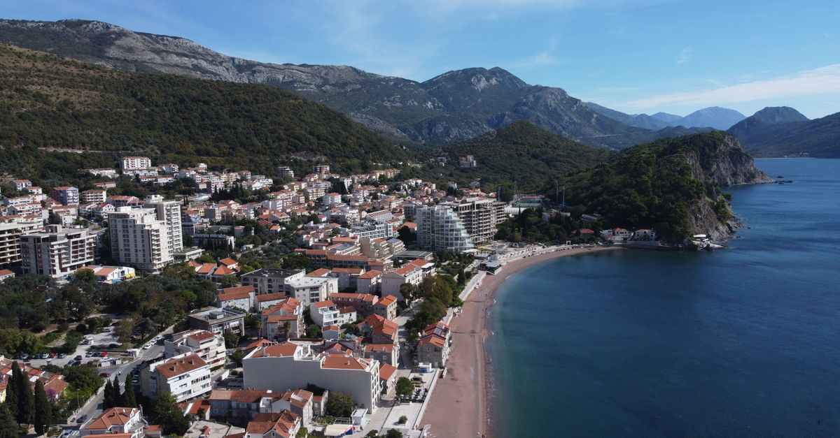 Montenegro — Seafood, Café Life, and Balkan Culture — What Daily Life Really Looks Like