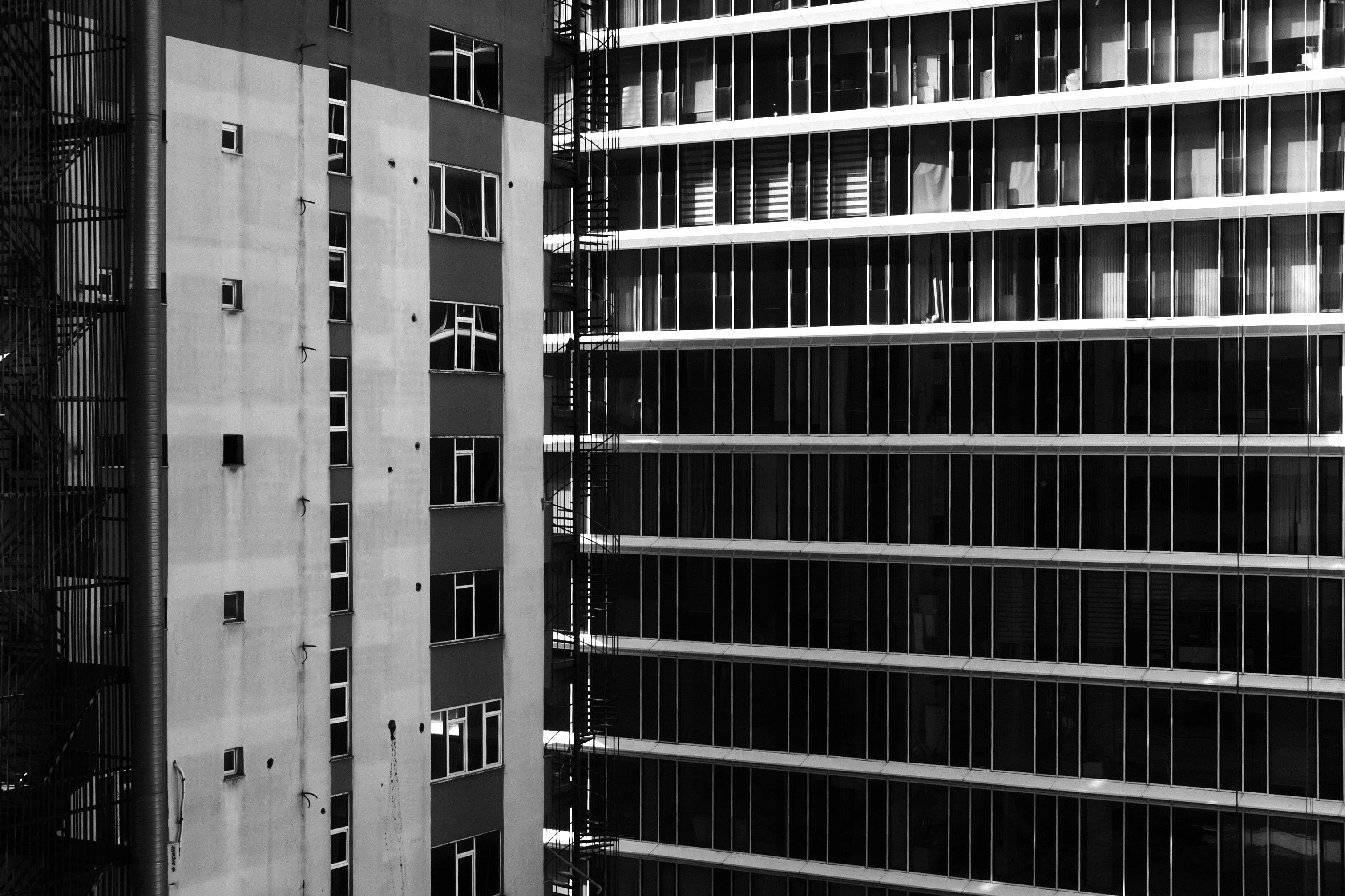 Skyscraper with Apartments · Free Stock Photo - Skyscraper Apartment Building Design Inspiration