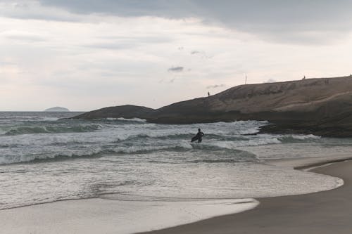 Бесплатное стоковое фото с активный отдых, береговая линия, волны