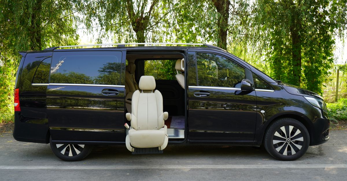 Sewa Mobil Wuling: Nikmati Kenyamanan Perjalanan Maksimal 1 pexels photo 18930823