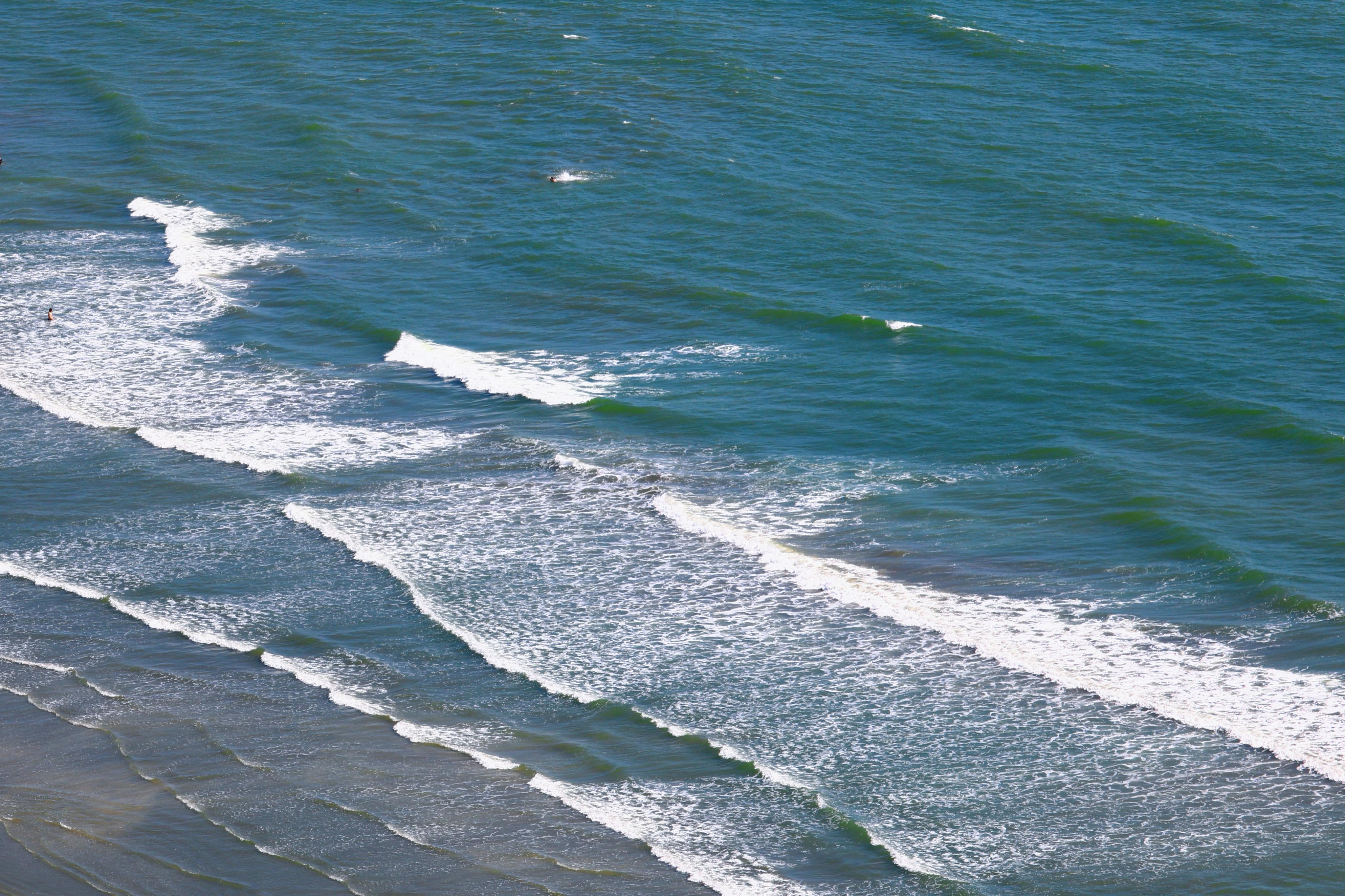 有关假期, 全景, 土耳其藍, 地平線, 夏天, 天性, 寧靜, 岸邊, 戶外, 招手, 放鬆, 景觀, 水, 水中的, 水波, 水邊, 沿海,  浪潮, 海, 海岸, 海岸線, 海水泡沫, 海洋, 海湾, 海滨, 海灘, 海邊, 潮汐, 熱帶, 環境, 电流, 砂,