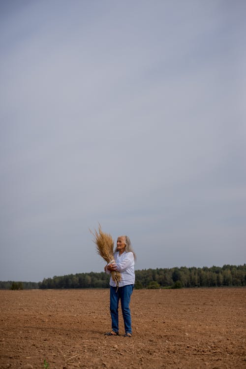 Darmowe zdjęcie z galerii z @na wolnym powietrzu, biały, blond