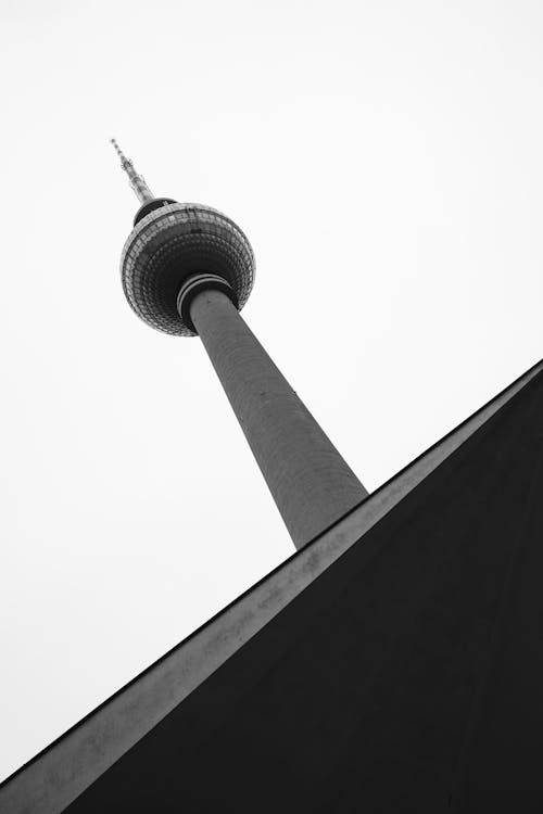 Foto stok gratis Berlin, bidikan sudut sempit, Fernsehturm