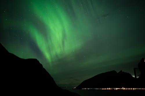 Kostnadsfri bild av aurora, grönt ljus, polarljus