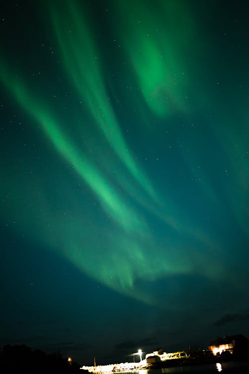 Kostnadsfri bild av aurora, grönt ljus, polarljus