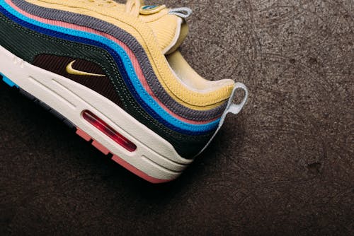 Бесплатное стоковое фото с air max 1 97 шон уотерспун, nike, nike air max