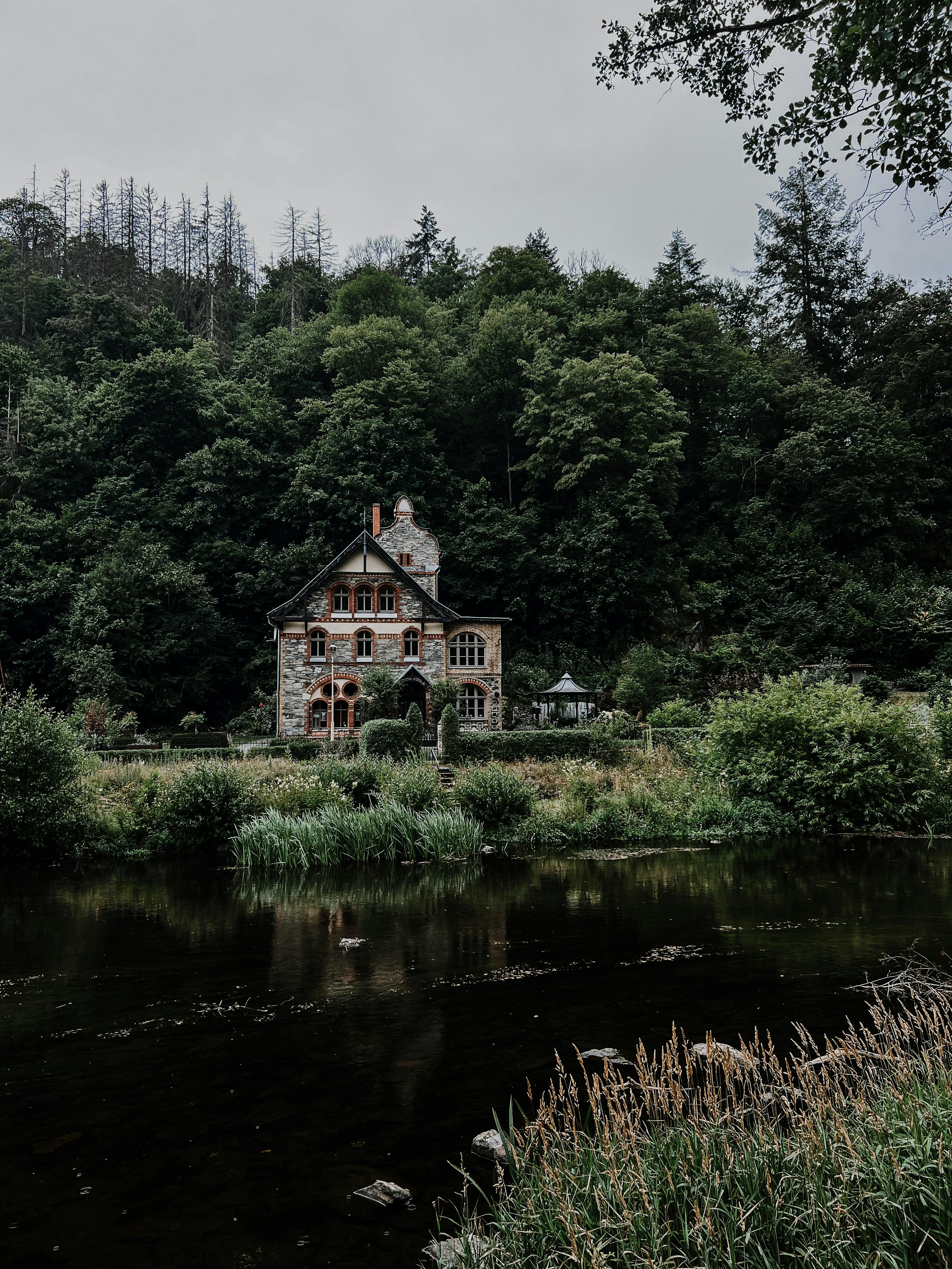 Photo of a House by a Pond · Free Stock Photo