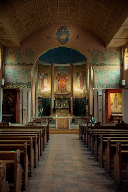 Foto profissional grátis de altar, arte religiosa, capela