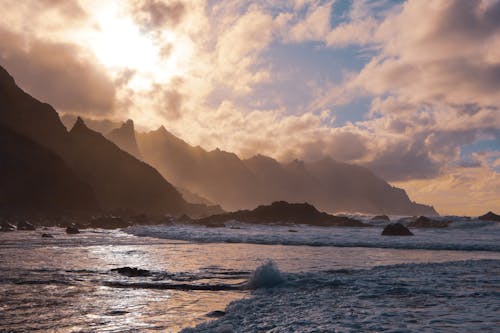 Безкоштовне стокове фото на тему «атлантичний океан, берег моря, гори»