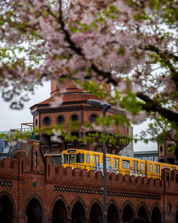 Cầu Oberbaum ở Berlin