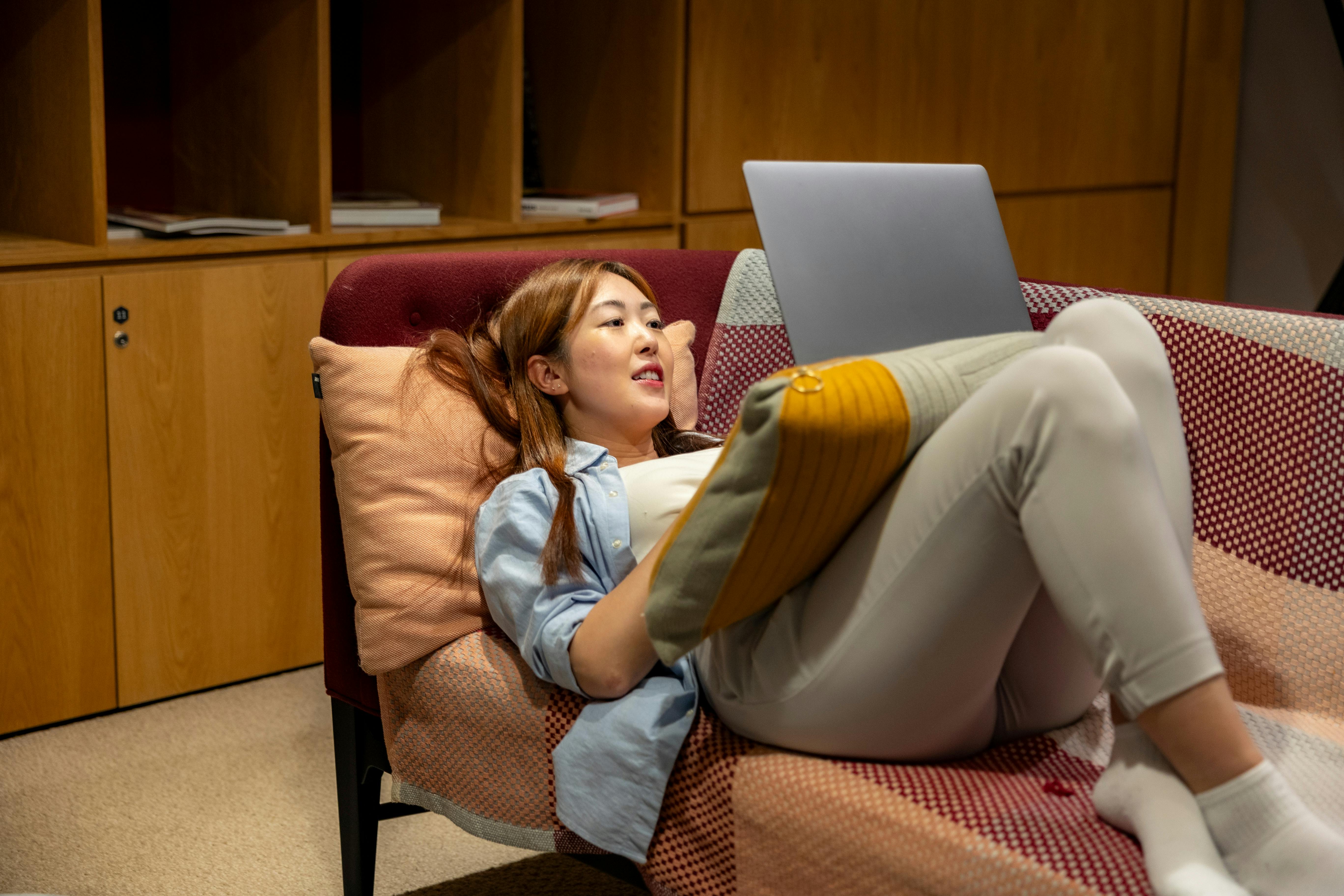 Working From Home and Productivity: Insights From the 2025 Remote Work Study — Photo by Resume Genius on Pexels