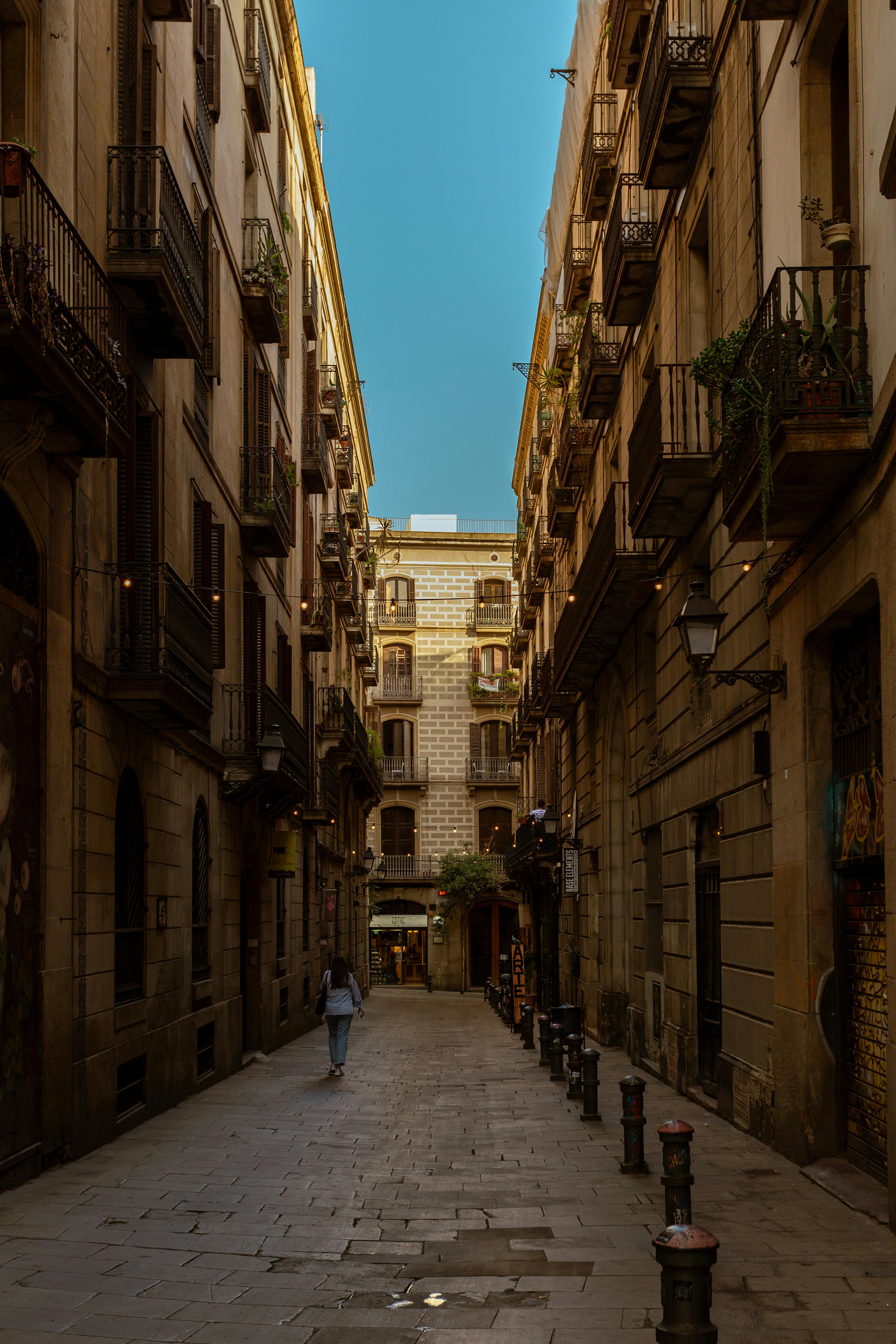 Photo Of An Alley · Free