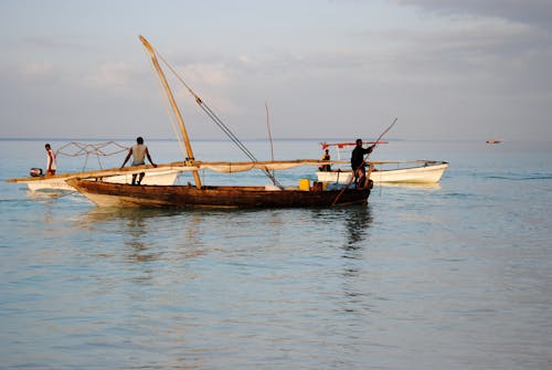 Foto d'estoc gratuïta de barques, barques de pesca, cos d'aigua